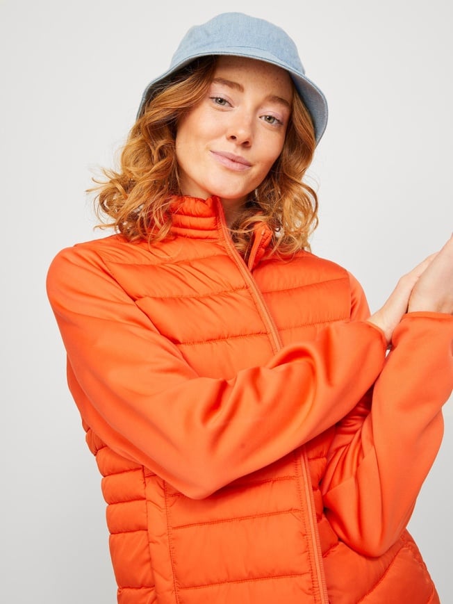 Demisezoninė moteriška striukė