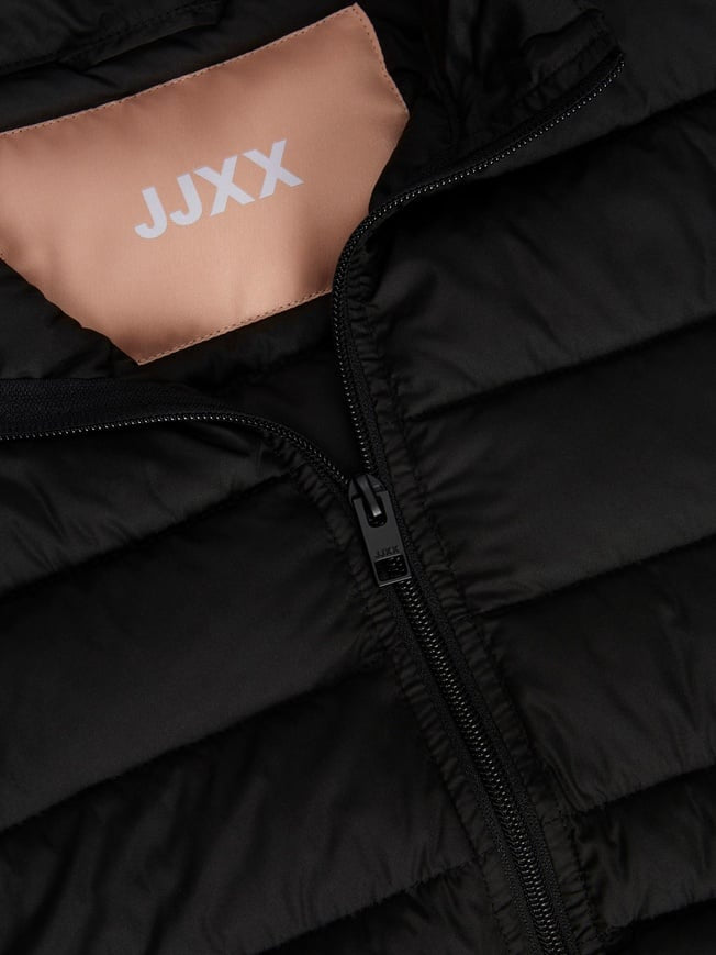 Demisezoninė moteriška striukė